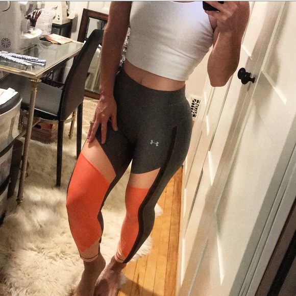 Under Armour Leggings (7/8 Length) - Picture 2 of 9